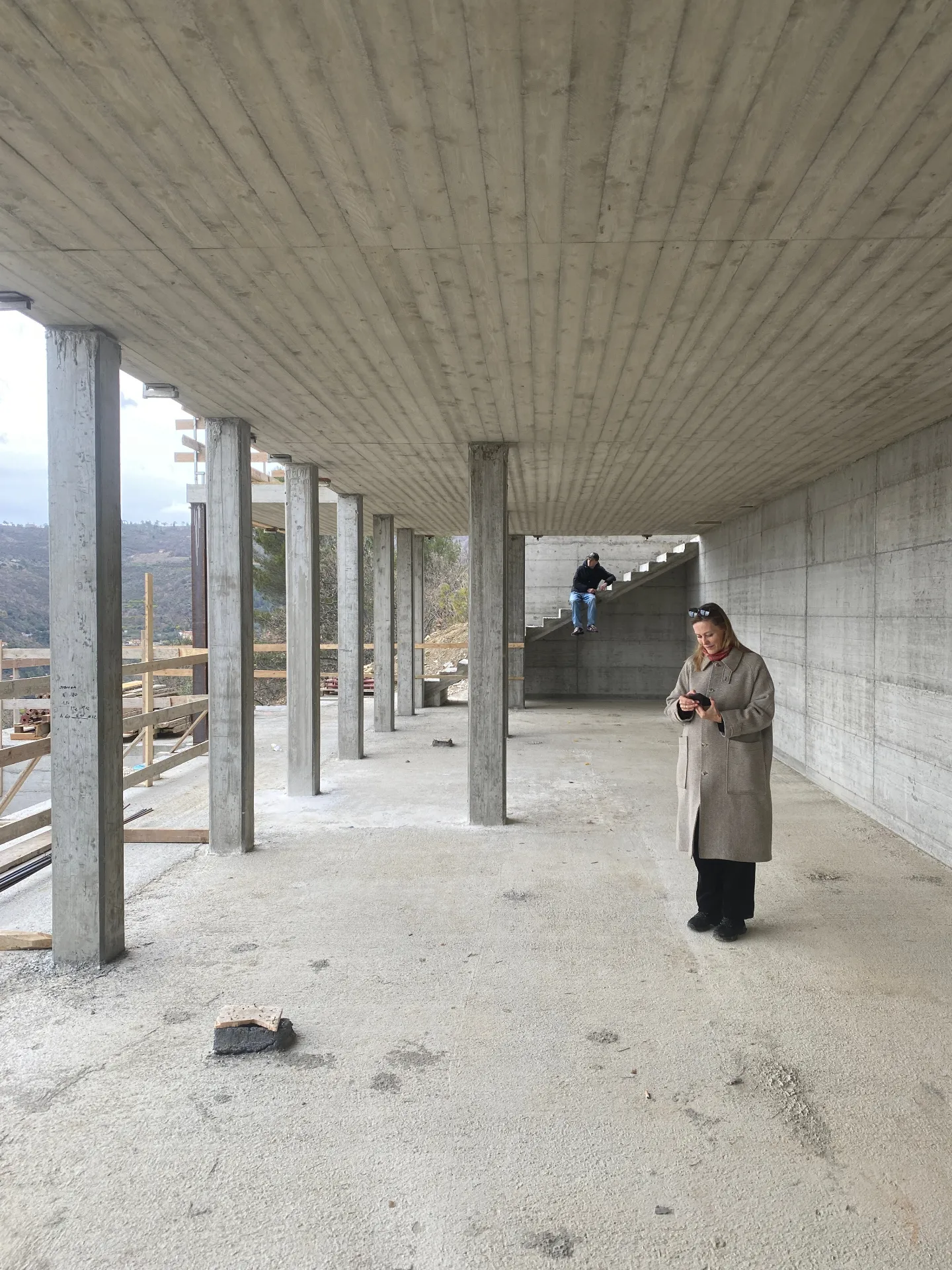 Ground level, columns & ceiling