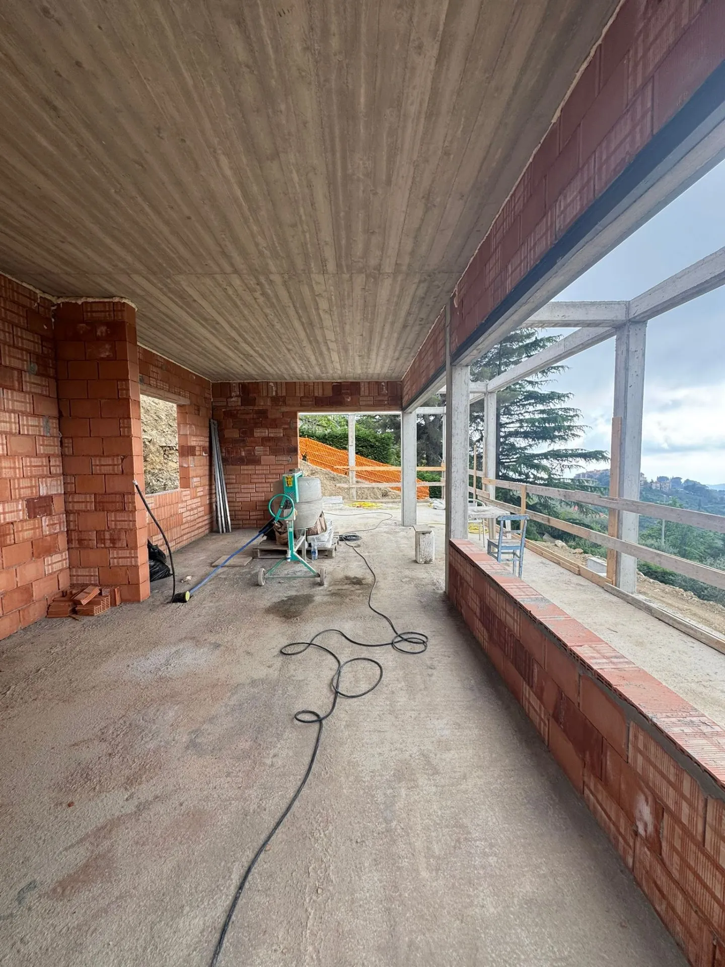 Interior framing, panoramic opening