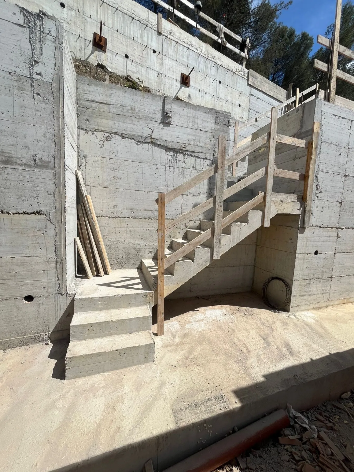 Concrete structure, completed